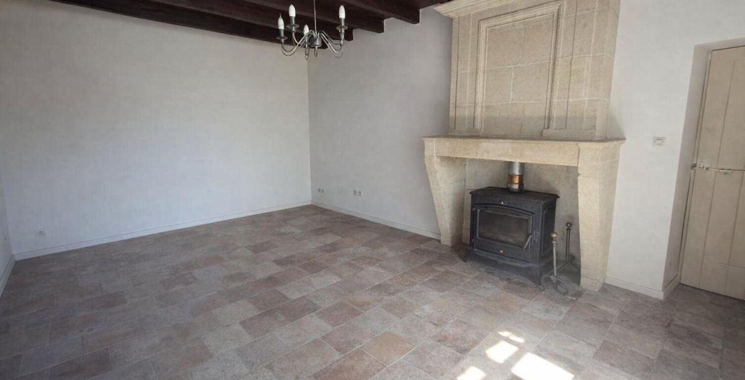 Ensemble immobilier : maison 90 m², 2e bâtisse 83 m², grande remise 51 m², garage et terrain constructible — photo 1