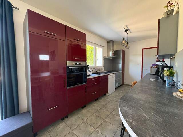 Maison située en bourg ,deuxième couronne d'Angers — photo du bien