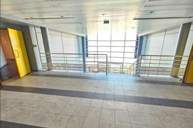 Bureau 35 pièces 450000 €
