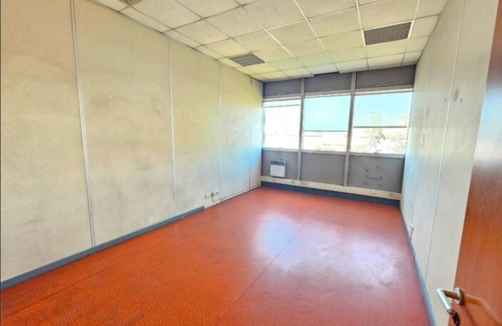 Local/bureau à vendre GRIGNY (91) — photo 4
