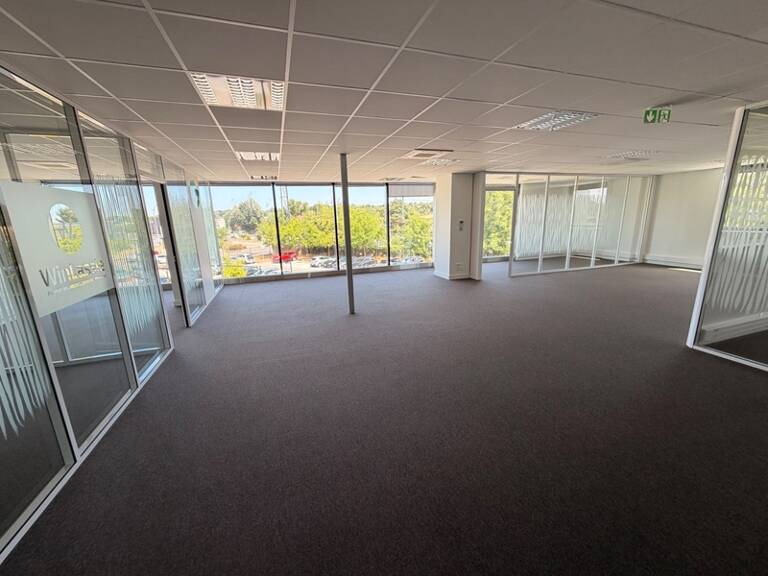 bureaux à vendre CHAPONOST (69) magnifique plateau de 160m2 dans l'immeuble LW1, face à la gare de Chaponost — photo 1