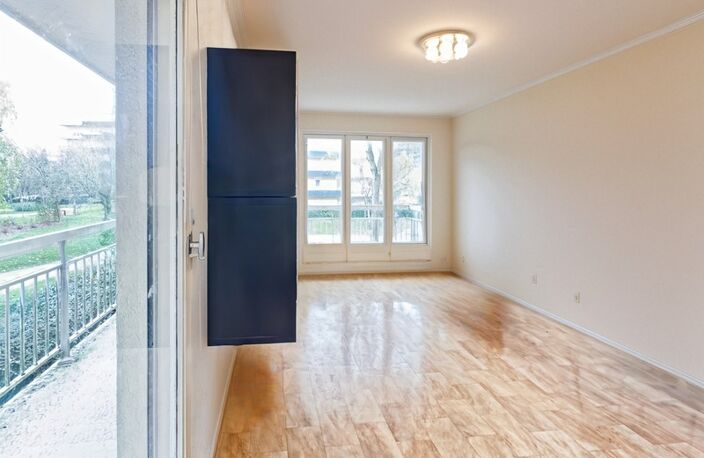 Angers – Quartier Roseraie Appartement T3 traversant avec large balcon d’angle, cave et parking er de la Roseraie découvrez cet appartement T3 qui of — photo 2