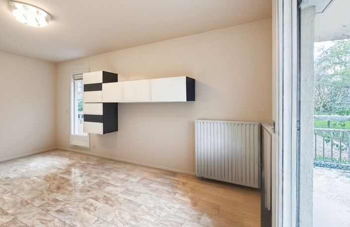 Angers – Quartier Roseraie Appartement T3 traversant avec large balcon d’angle, cave et parking er de la Roseraie découvrez cet appartement T3 qui of — photo 4