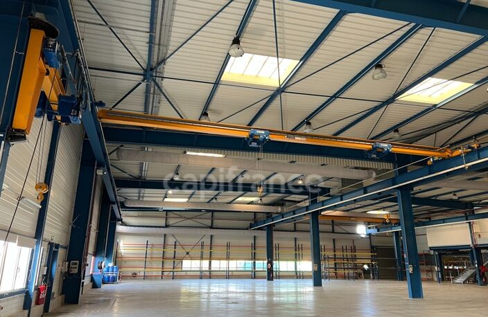 Site industriel et logistique de 7 160 m² sur 5,1 ha - Accès N10 - Chevanceaux (17) — photo 5