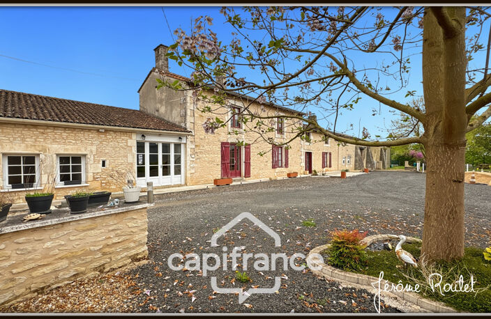 Maison en pierre à vendre 6 pièces 4 chambres + studio indépendant sur terrain 3 260 m² avec dépendances Champigny-En-Rochereau (86) — photo 5