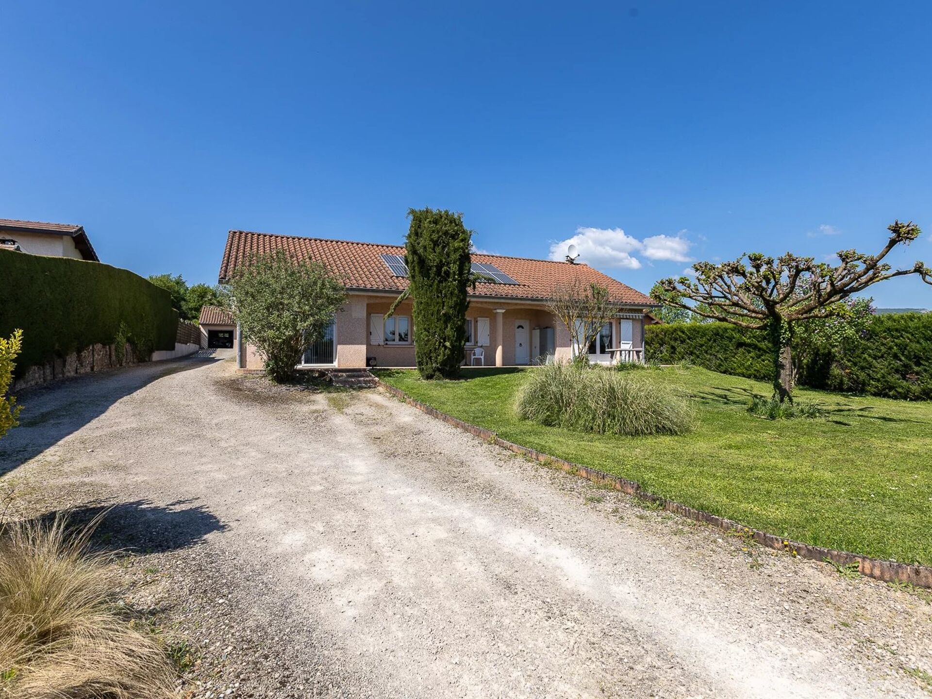 Maison 9 pièces 210 m² · à Bouvesse-Quirieu · 210 m² · 319 000 €