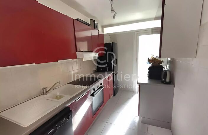 T 4 de 75m² - Exposé Sud - Parking et Cave — photo 2