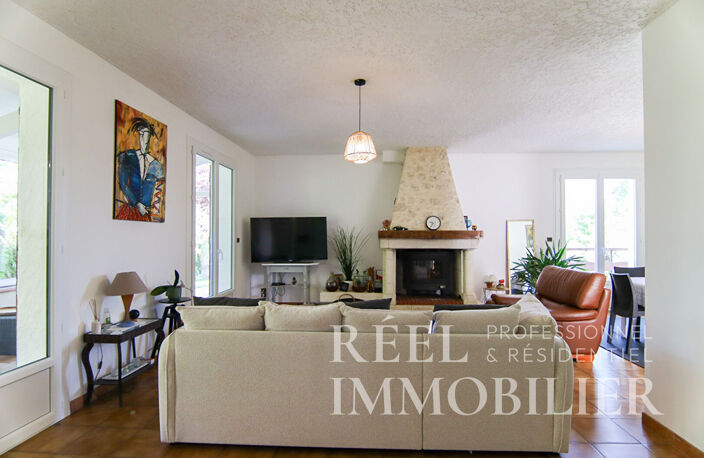 Maison de plain pied rénovée avec garage, sous sol et grand jardin — photo 4