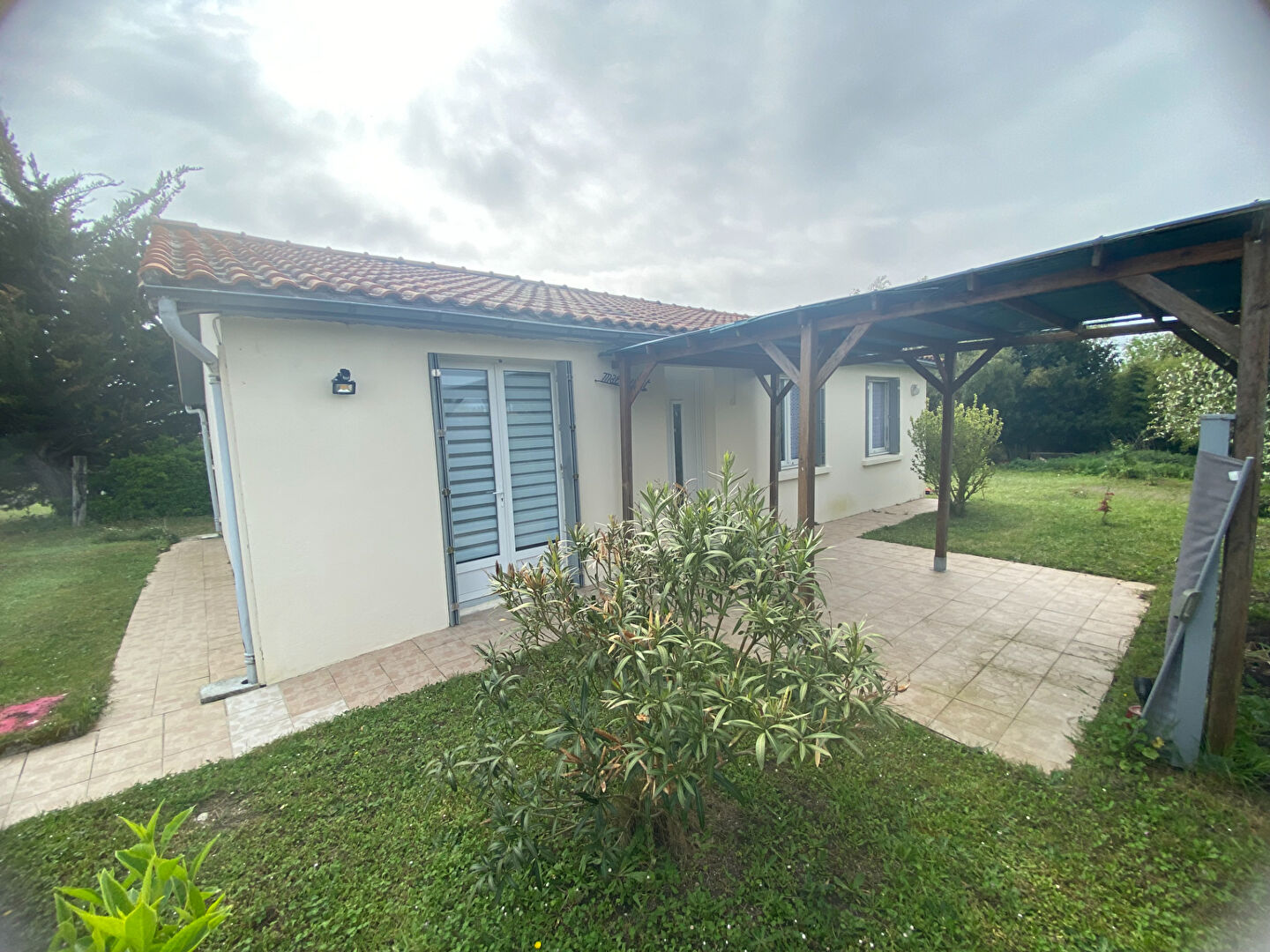 Villa / Maison  T5 à vendre Yves 17340