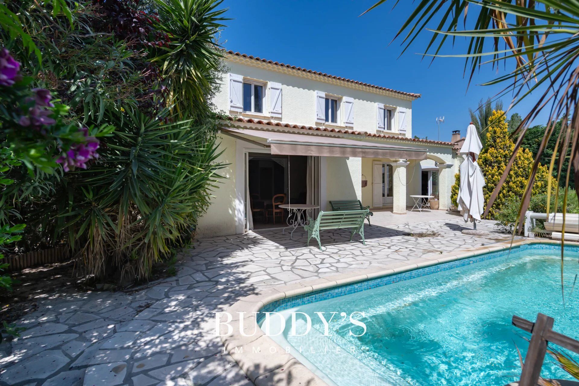 Villa / Maison  T5 à vendre Saint-Cyr-sur-Mer 83270
