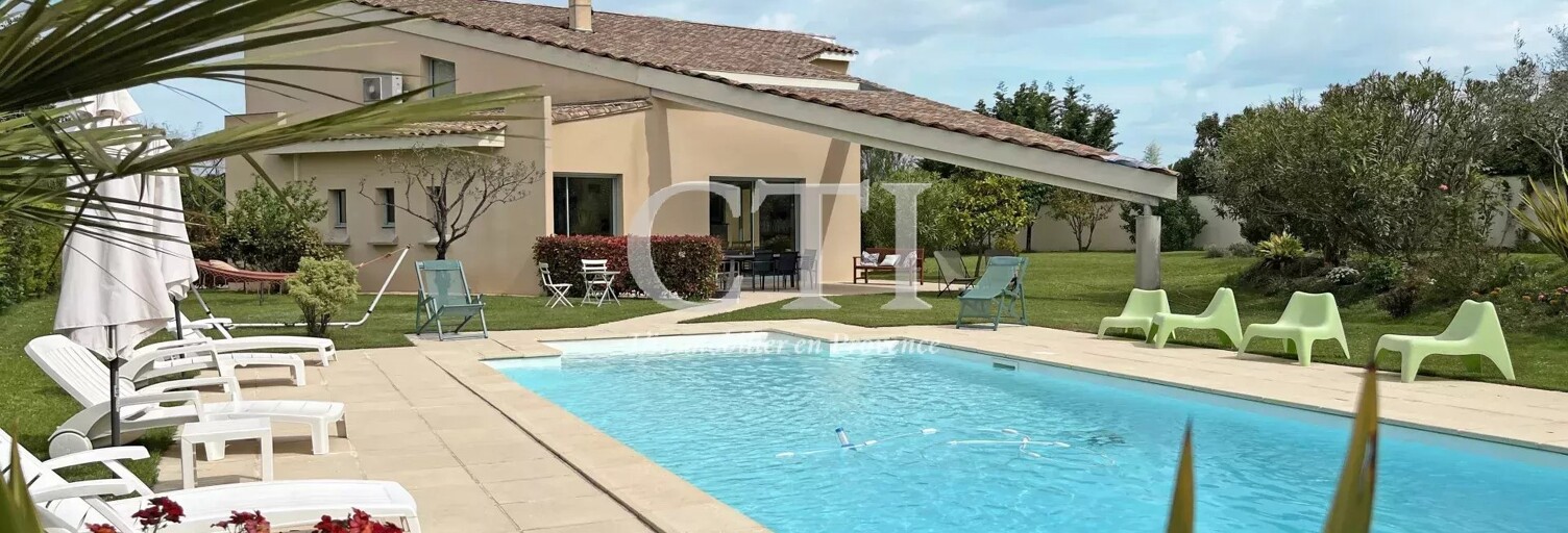Maison 7 Pièces 240 m² à vendre à La Roque-sur-Pernes (84210)