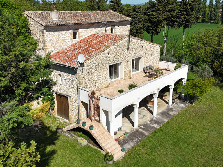 Corps de ferme avec dépendances, fort potentiel à Etoile sur Rhône — photo 1
