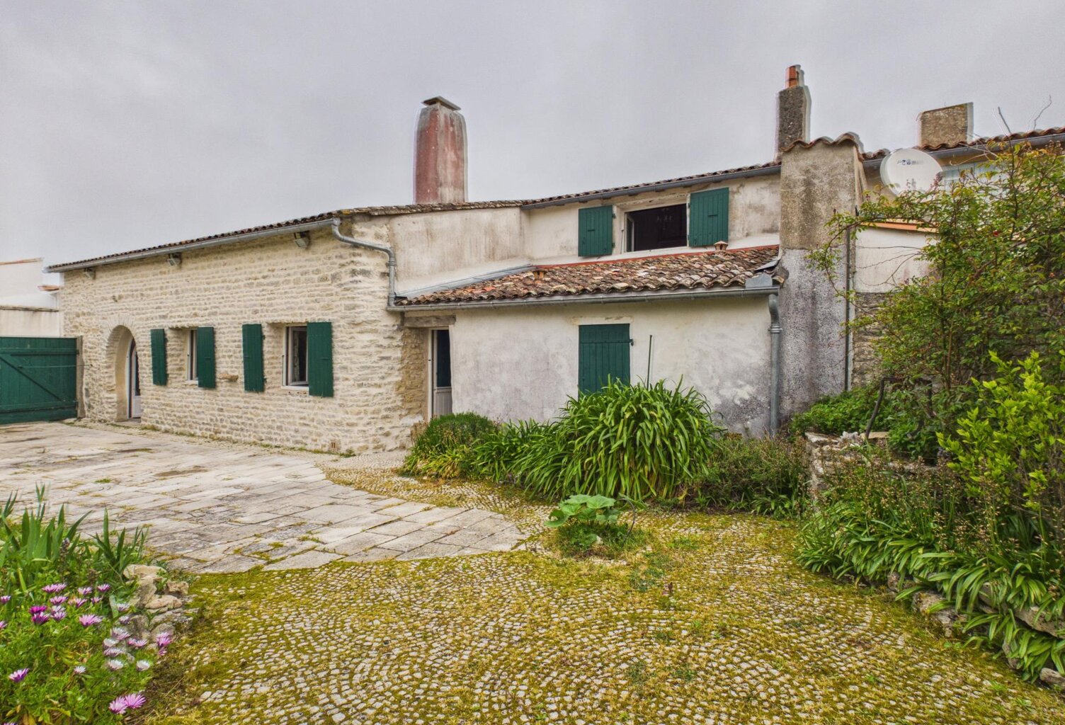 MAISON FAMILIALE DE CARACTERE — photo 1
