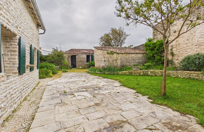 MAISON FAMILIALE DE CARACTERE — photo 2