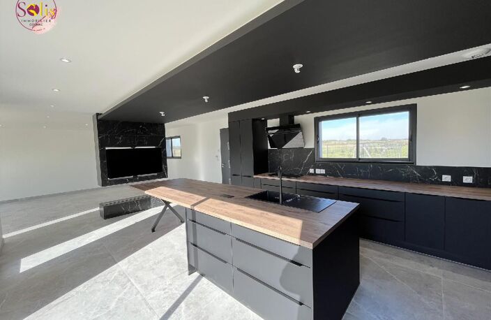 Vente maison 4 pièces 158 m² Jarnac (16200) — photo 2