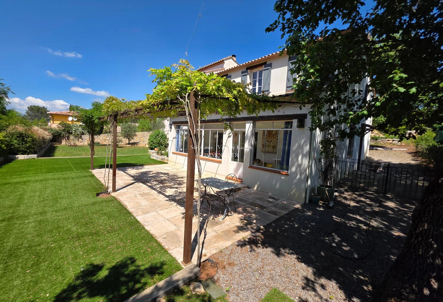 Villa 147m²  - 4 chambres - trois garages - jardin 1300m² — photo 1
