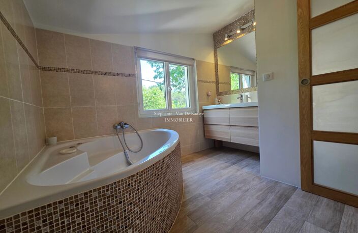 Villa 147m²  - 4 chambres - trois garages - jardin 1300m² — photo 5