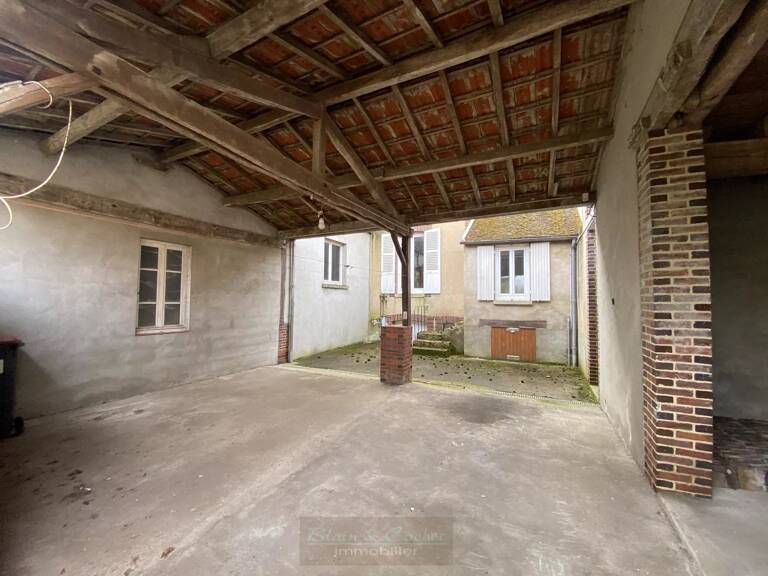 Confort et Potentiel d’Aménagement – Votre Future Maison à Gy-les-Nonains — photo 1