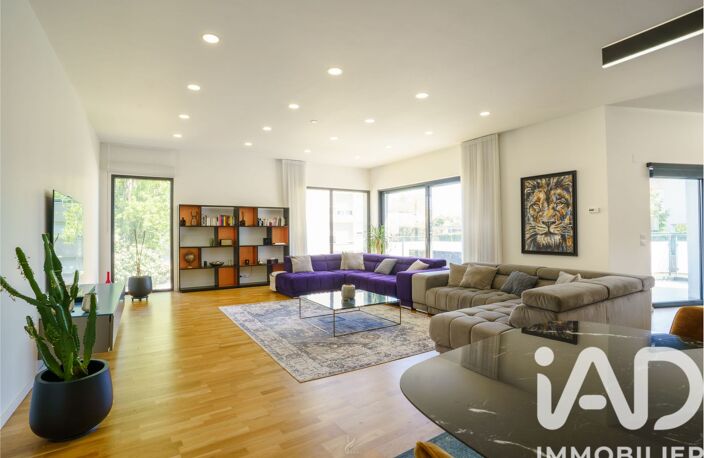 Vente Maison/villa 8 pièces — photo 2