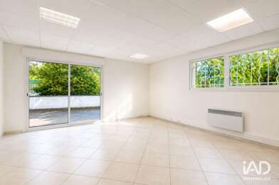 Bureau  1370 €