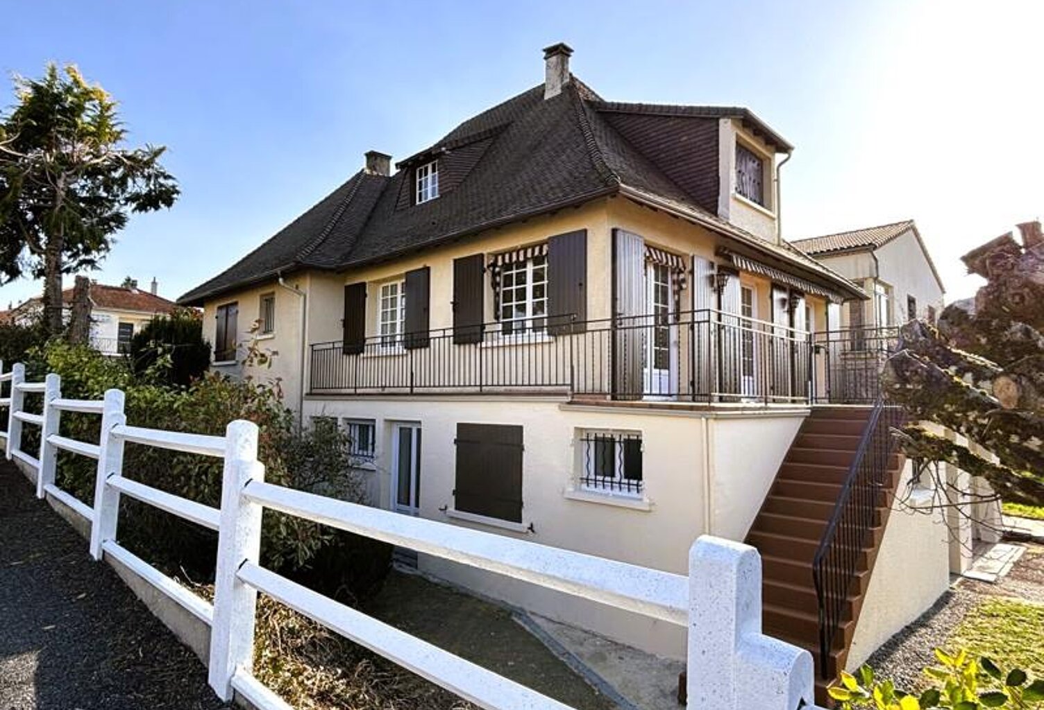 Maison de bourg de 7 pièces principales — photo 1
