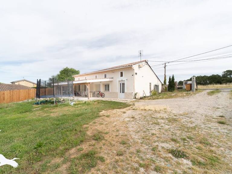 Maison en pierre de 5 pièces principales — photo 1