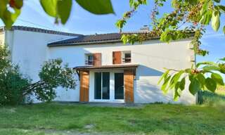 Immeuble   m² à vendre à Jonzac (17500)