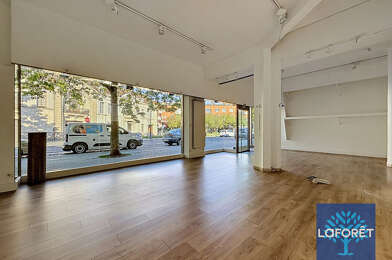 Commerce  3000 €