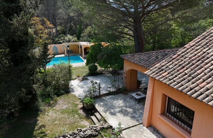Saint-Marc-Jaumegarde — Propriété de charme avec piscine & dépendances à fort rendement locatif (10 min d'Aix) — photo 5