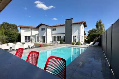 Maison 10 pièces 600000 €