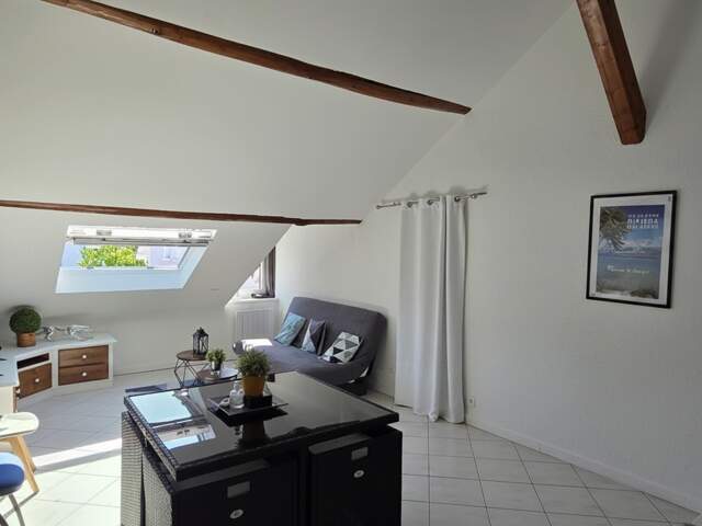 Appartement à vendre 3 pièces AIX LES BAINS (73)  -CENTRE-VILLE – APPARTEMENT 2 CHAMBRES – DERNIER ÉTAGE – CAVE — photo du bien