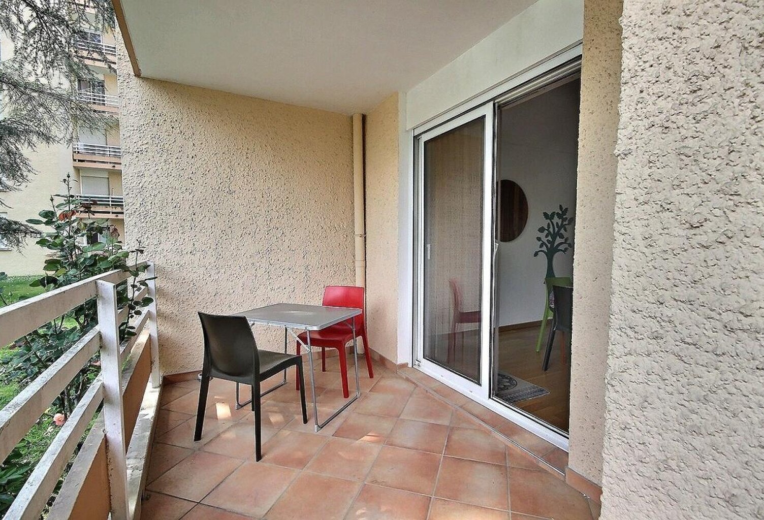 BILLÈRE HAUTEURS — APPARTEMENT T2 LUMINEUX DE 77 M² AVEC POTENTIEL DE TRANSFORMATION — photo 1