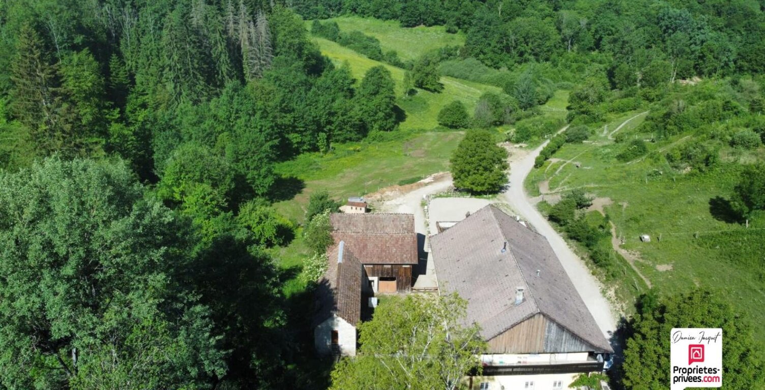 Glay 25310 - Maison et dépendance 5 pièces 3 chambres  177 .1  m2. Ecuries  298.4 m² . Dépendances 792.44 m² — photo 1