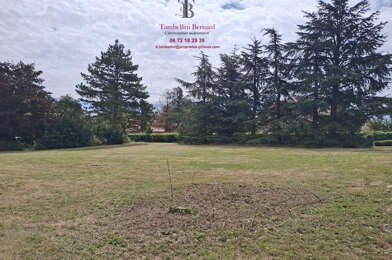 Terrain  320000 €