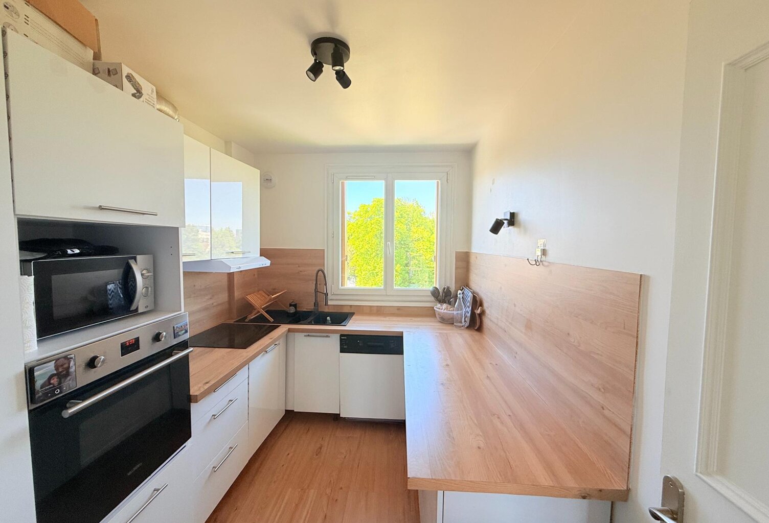 Appartement lumineux proche RER E, balcon, parking — photo 1
