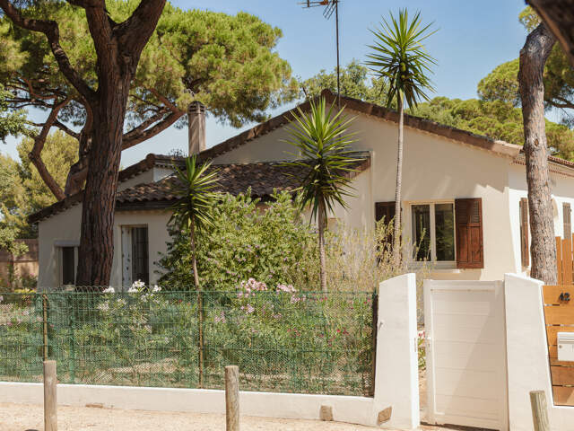HYERES - LES PESQUIERS - VILLA  EN PLEINE PROPRIETE - PARCEL — photo du bien