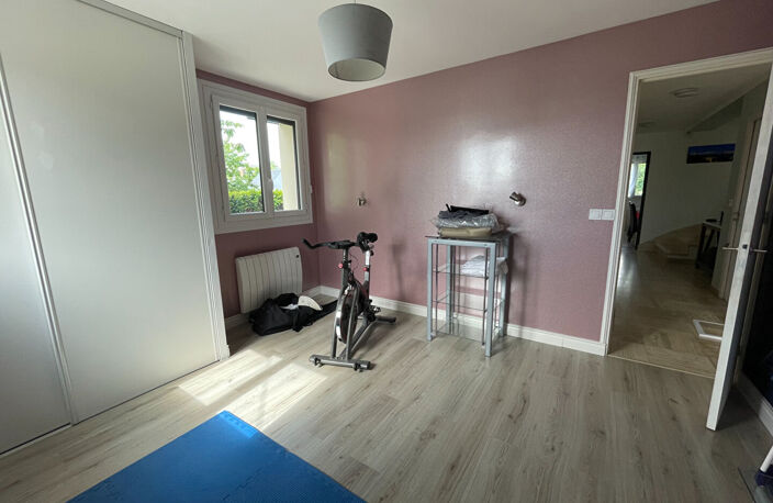 MAISON FAMILIALE 180 m² - 5 CHAMBRES - VIE DE PLAIN-PIED - NON MITOYENNE - JARDIN PLEIN SOLEIL — photo 2