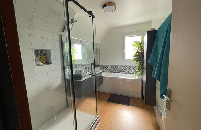 MAISON FAMILIALE 180 m² - 5 CHAMBRES - VIE DE PLAIN-PIED - NON MITOYENNE - JARDIN PLEIN SOLEIL — photo 4