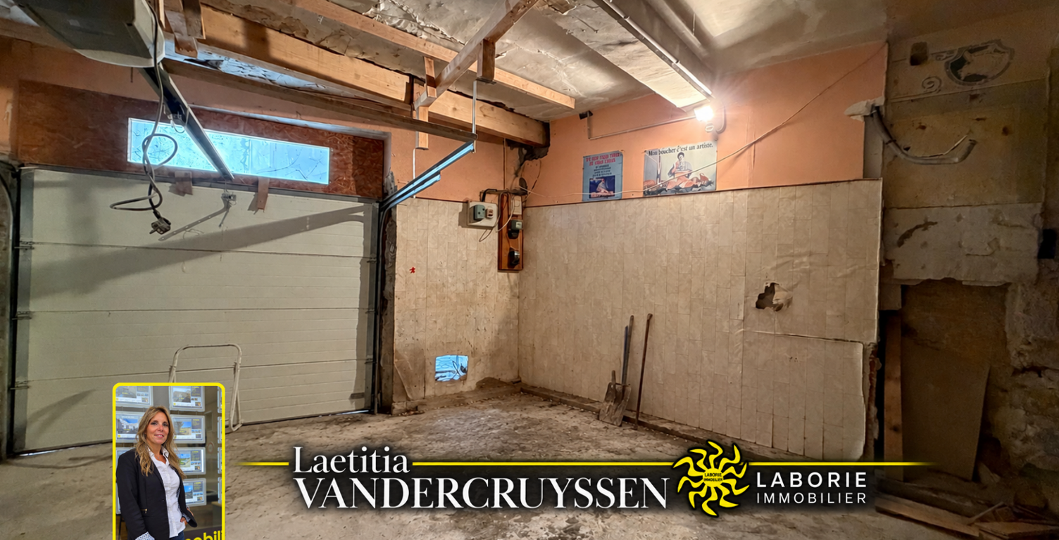 A vendre   maison de village d'environ 220 m2 avec garage à — photo 1