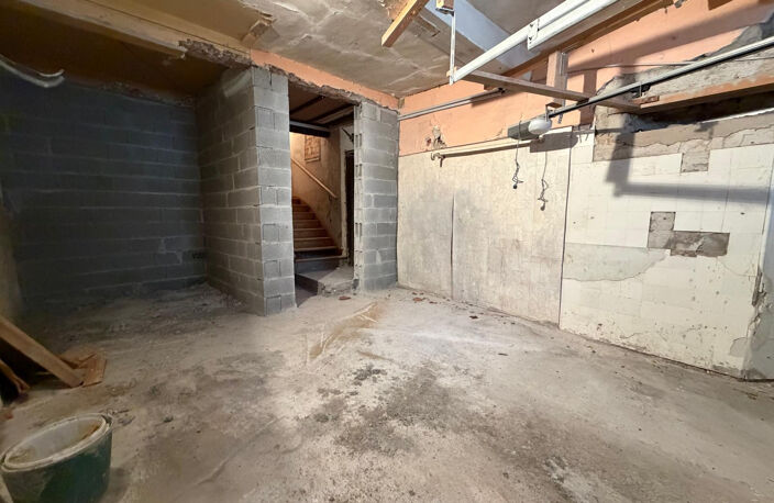 A vendre   maison de village d'environ 220 m2 avec garage à — photo 3