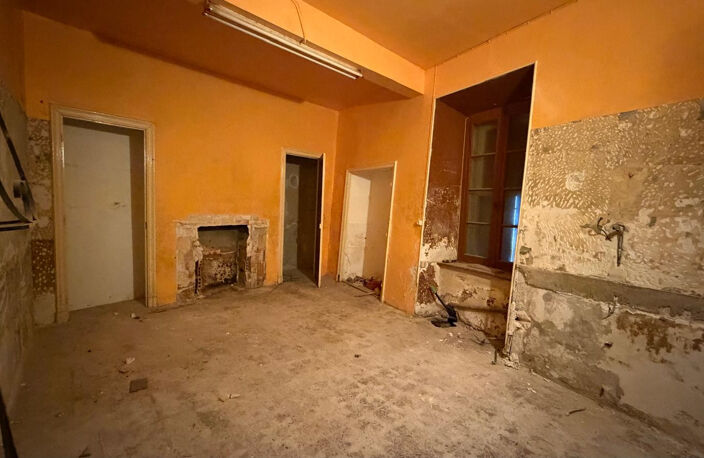 A vendre   maison de village d'environ 220 m2 avec garage à — photo 5