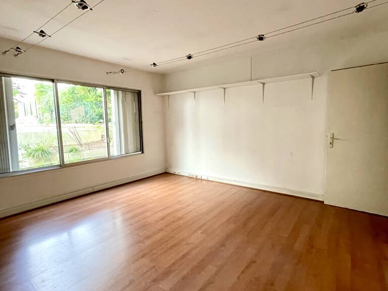 Local bureaux avec commercialité Ligne 9 — photo 1