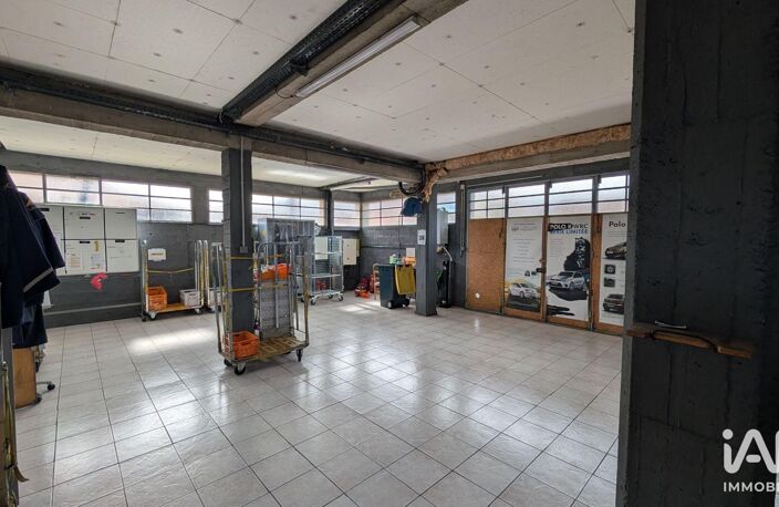 Location Local d'activités 123 m&sup2; — photo 2