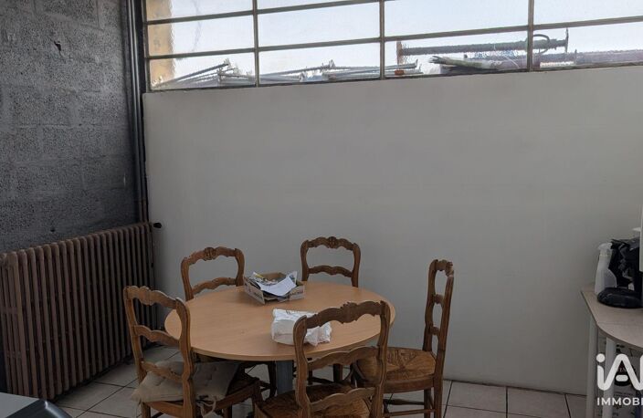 Location Local d'activités 123 m&sup2; — photo 4