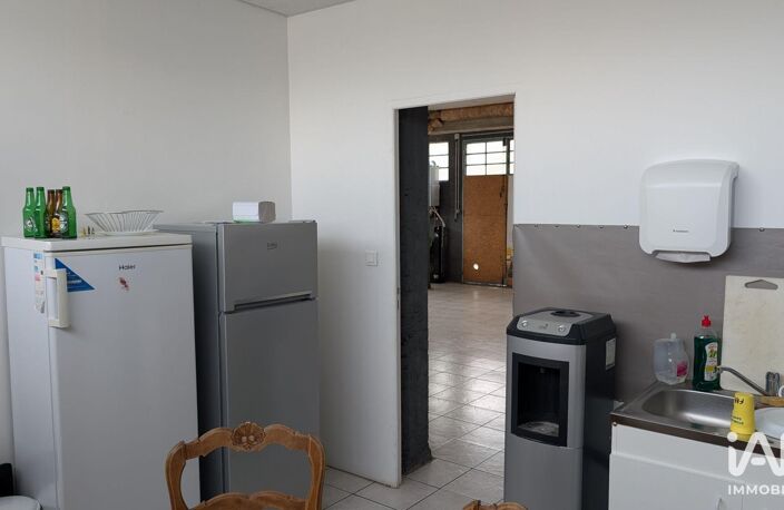 Location Local d'activités 123 m&sup2; — photo 5