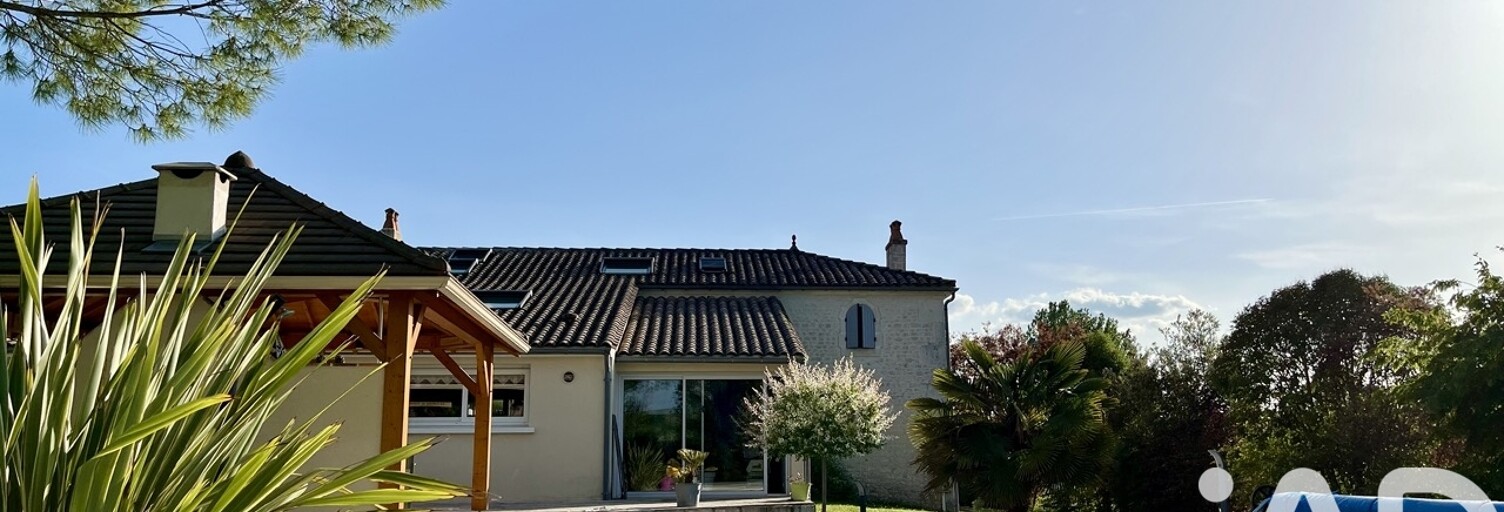 Maison 8 Pièces 263 m² à vendre à Saint-Fort-sur-le-Né (16130)