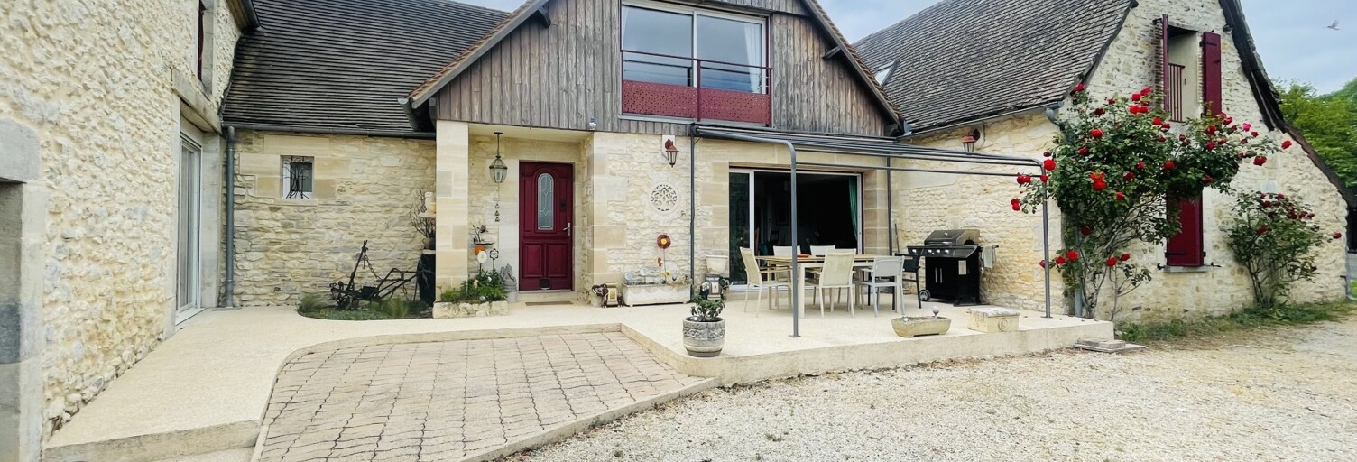 Maison 16 Pièces 330 m² à vendre à Thenon (24210)