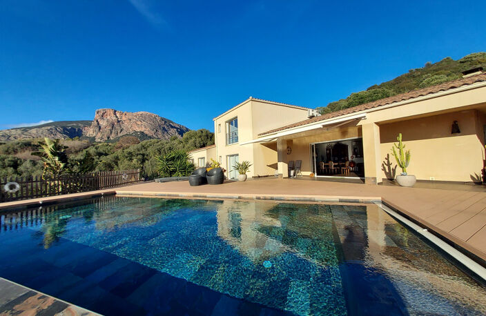 AFA Villa de prestige avec piscine  T5 de  270m2 vue mer — photo 2