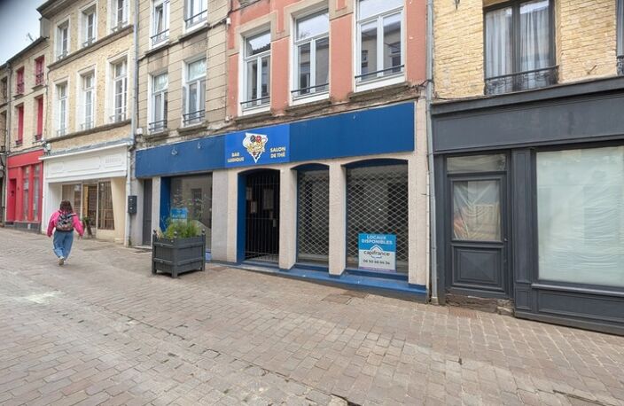 À LOUER – LOCAL COMMERCIAL AU CŒUR DU CENTRE HISTORIQUE DE SAINT-OMER(62) — photo 2