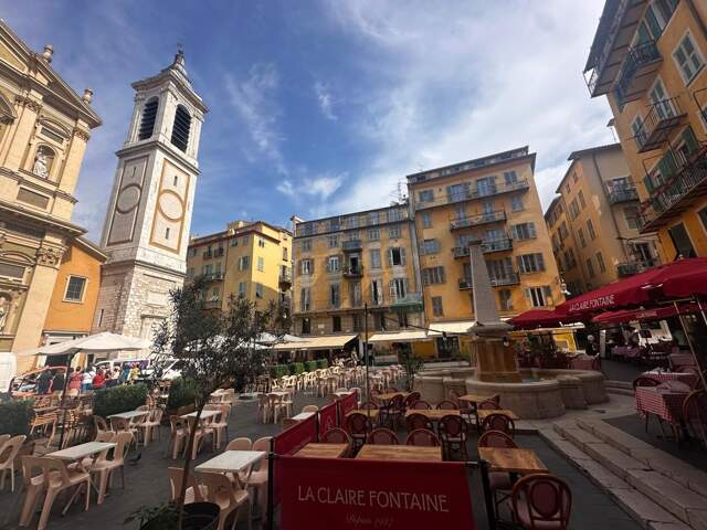 Appartement À Vendre — photo du bien